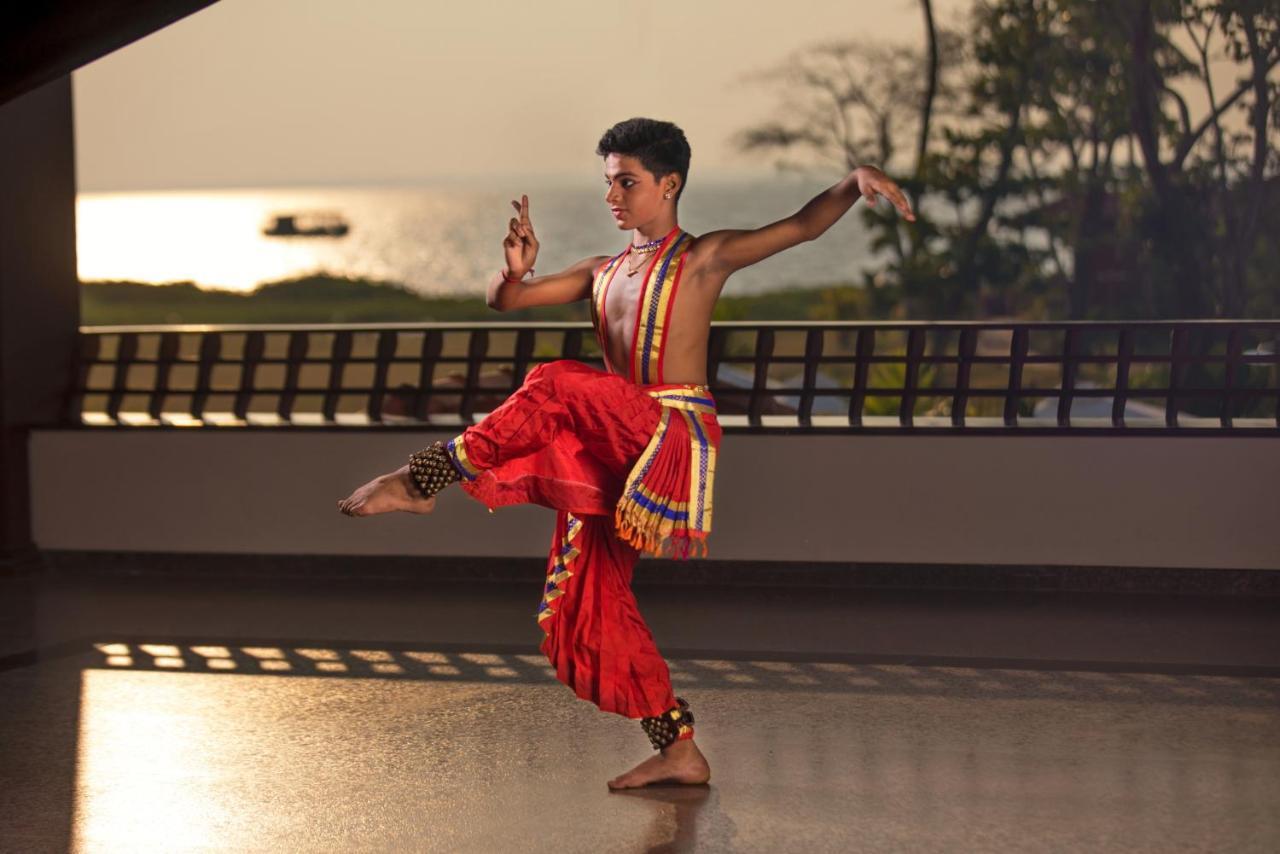 Niraamaya Wellness Retreats Backwaters And Beyond Kumarakom Exteriör bild