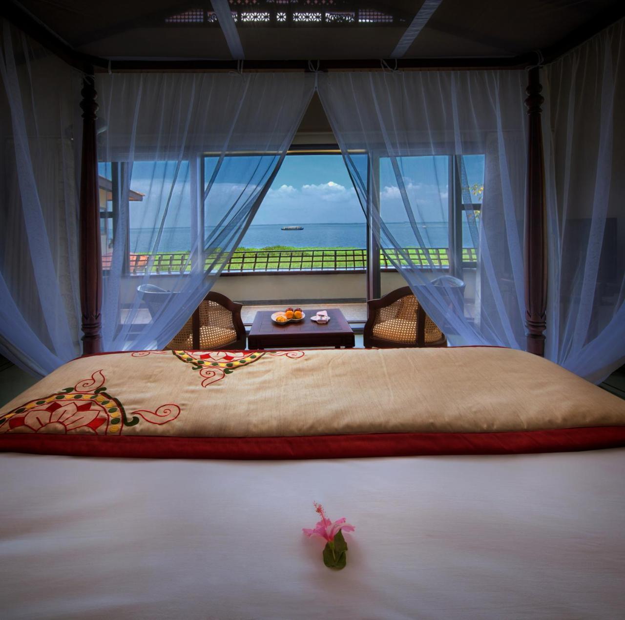 Niraamaya Wellness Retreats Backwaters And Beyond Kumarakom Exteriör bild